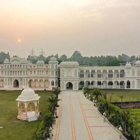 Kairvi Fort Resort Морадабад Екстериор снимка